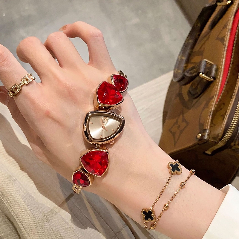 Luxury Watch Trading - Новая цветовая гамма, нестандартный дизайн, часы